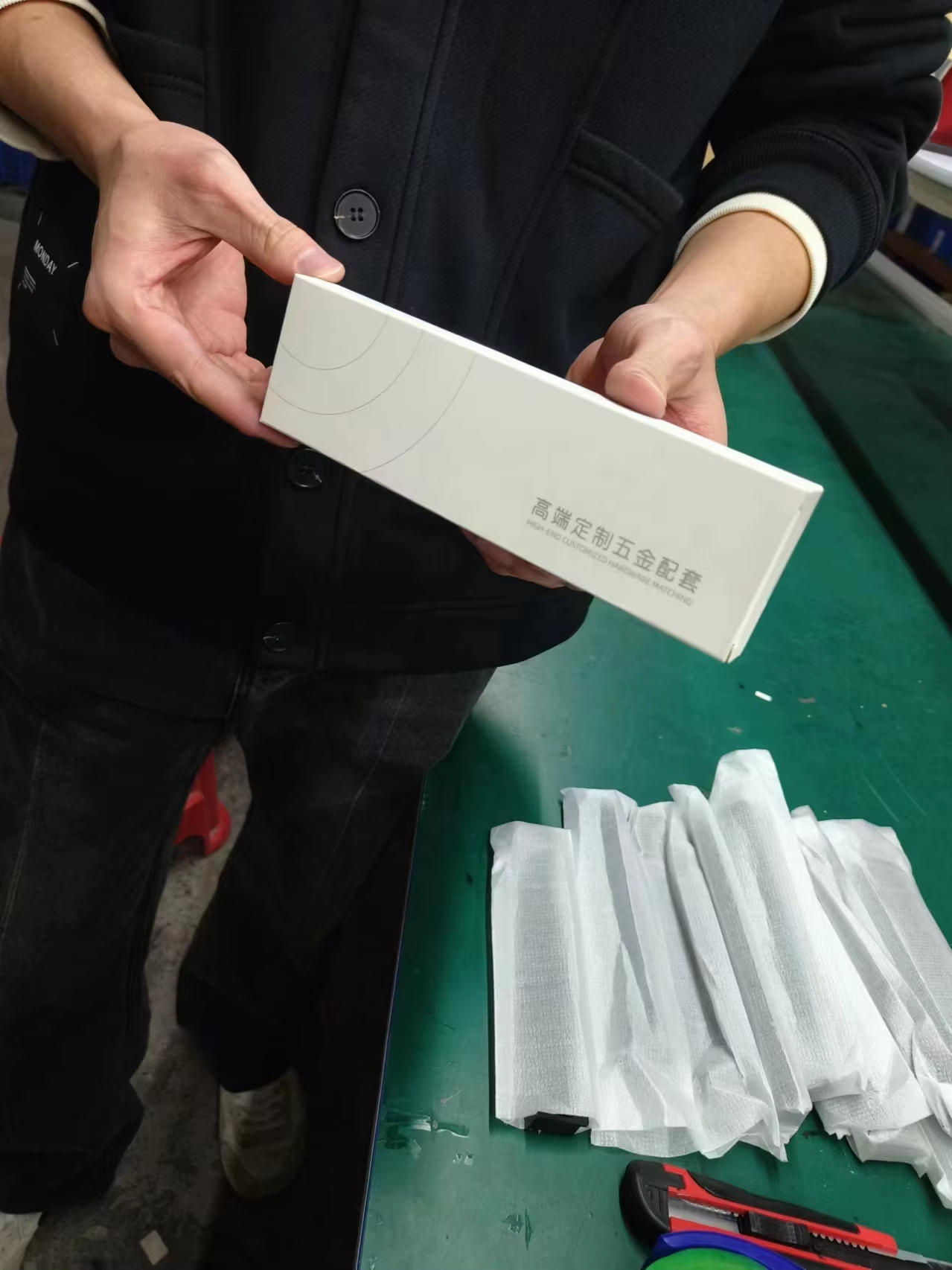 Semi-Embedded Concealed Aluminum Cabinet Handles with Buckle - Image 3